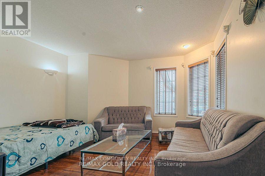 10 Squirreltail Way, Brampton, Ontario L6R 1X4 - Photo 10 - W12588314