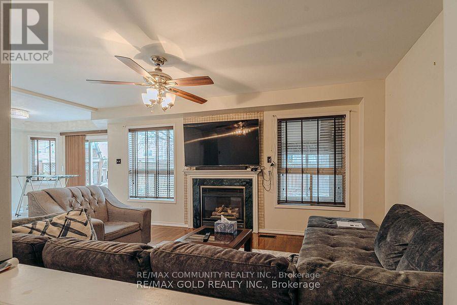 10 Squirreltail Way, Brampton, Ontario L6R 1X4 - Photo 5 - W12588314