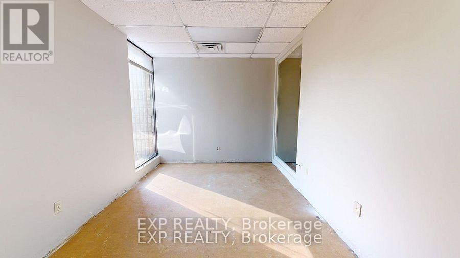 201 - 101 Cherryhill Boulevard, London North, Ontario N6H 4S4 - Photo 6 - X12540504