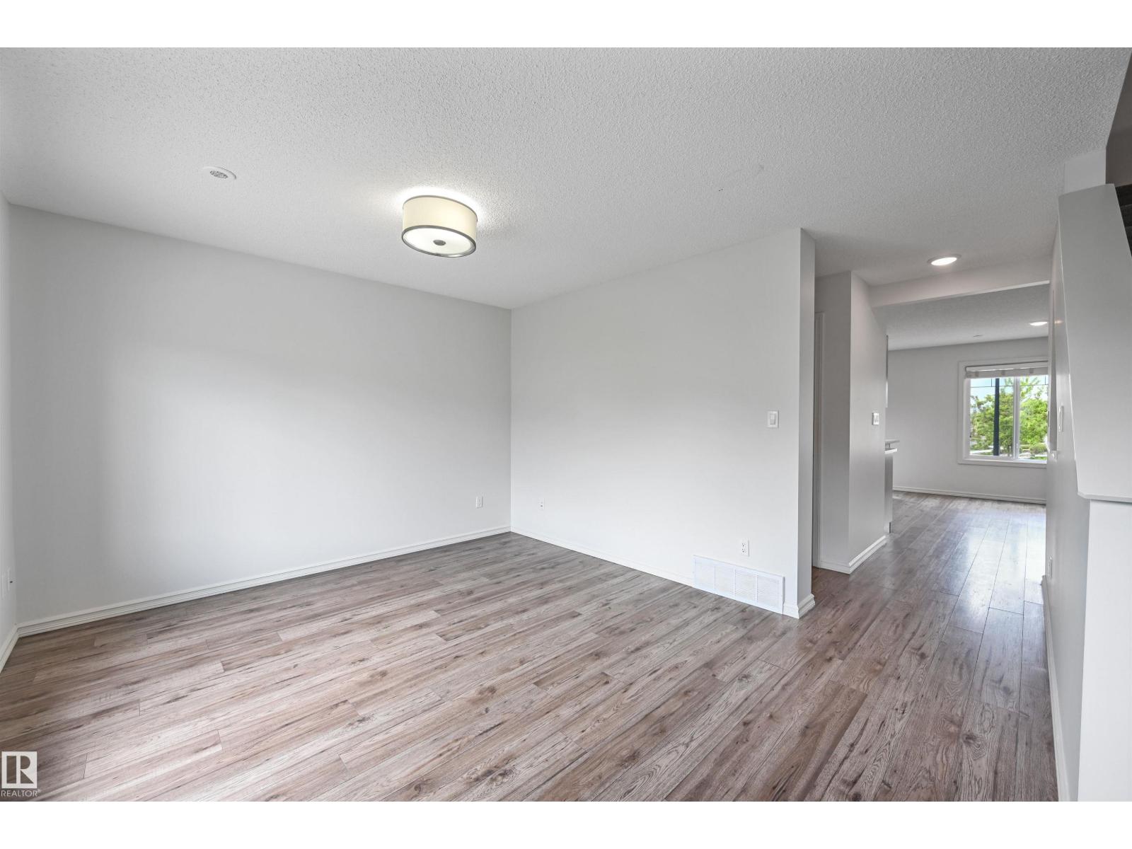 #3 2215 24 St Nw, Edmonton, Alberta  T6T 1A6 - Photo 6 - E4460457