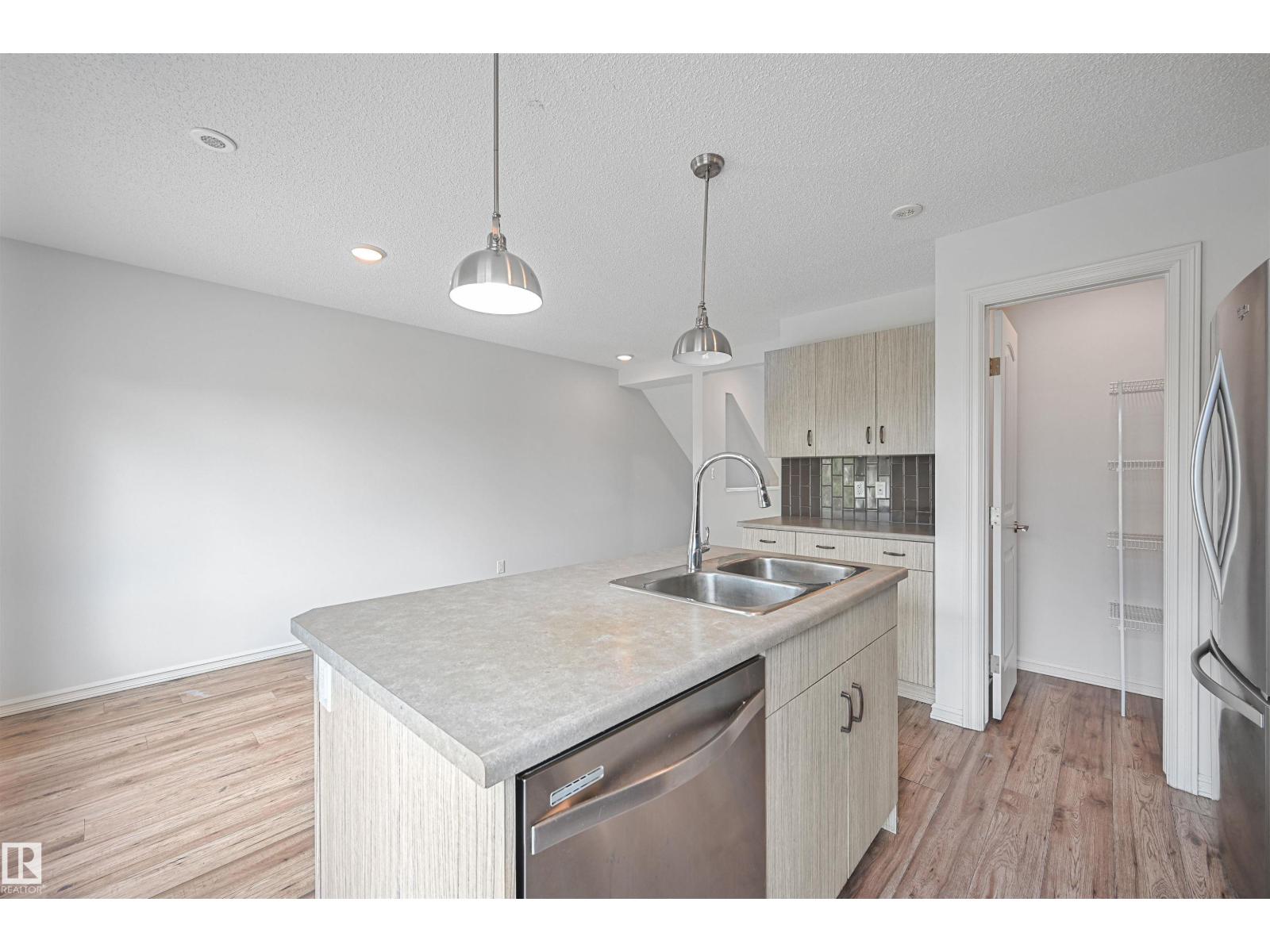 #3 2215 24 St Nw, Edmonton, Alberta  T6T 1A6 - Photo 15 - E4460457