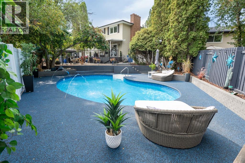 1249 25 Street Se, Medicine Hat, Alberta T1B 1W1 - Photo 2 - A2261963