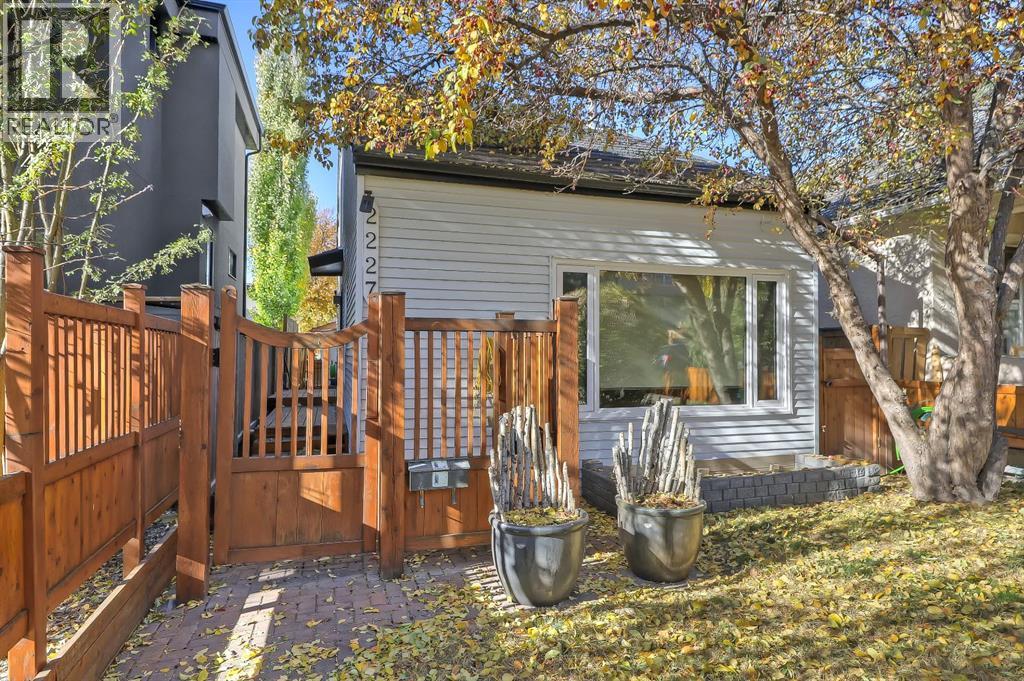 2227 30 Street Sw, Calgary, Alberta  T3E 2L7 - Photo 2 - A2273014