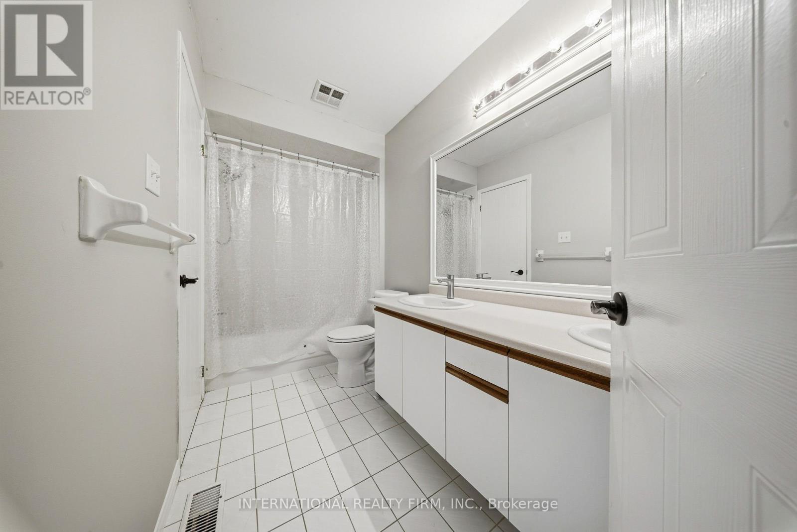 187 Park Drive, Whitchurch-Stouffville, Ontario L4A 1J8 - Photo 14 - N12588324