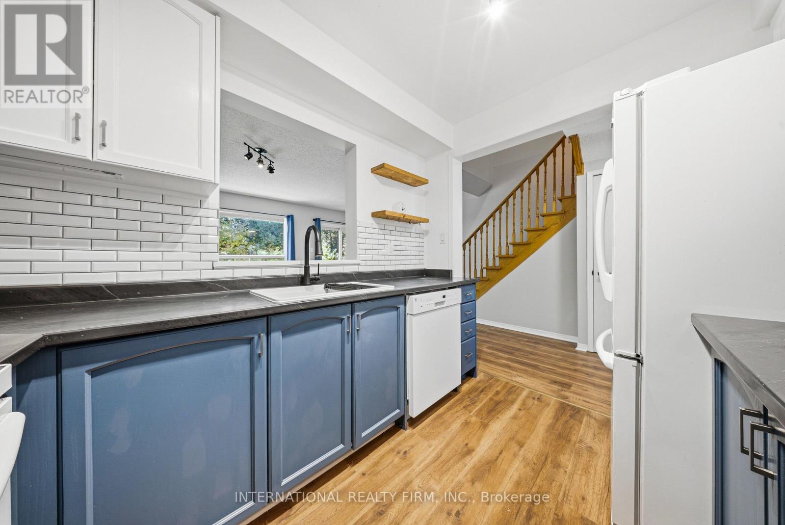 187 Park Drive, Whitchurch-Stouffville, Ontario L4A 1J8 - Photo 6 - N12588324