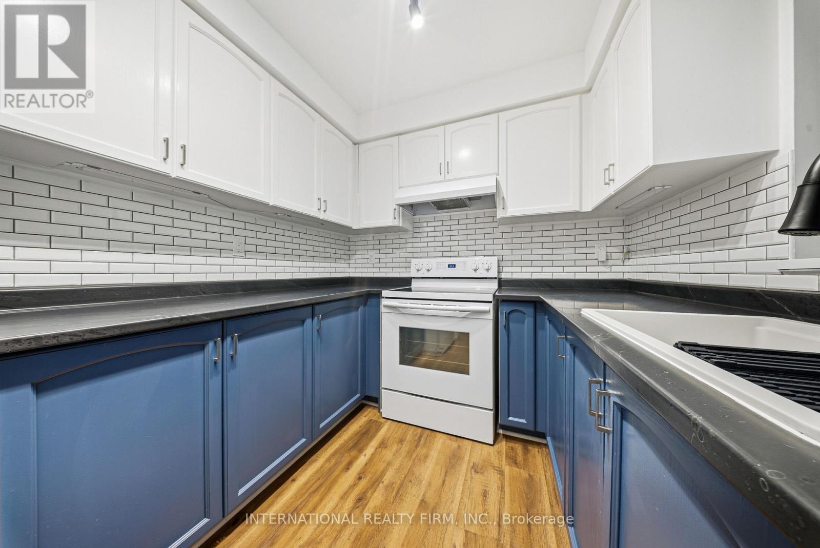 187 Park Drive, Whitchurch-Stouffville, Ontario L4A 1J8 - Photo 7 - N12588324