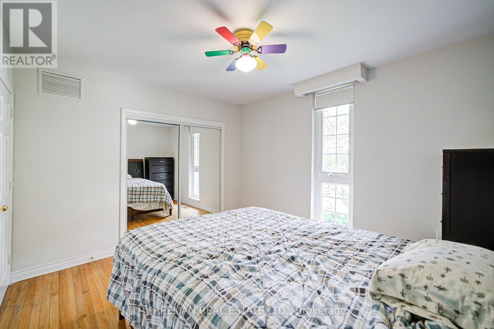 1528 Knareswood Drive, Mississauga, Ontario L5H 2M1 - Photo 22 - W12588322