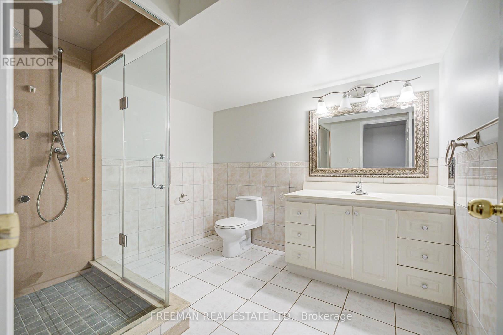 1528 Knareswood Drive, Mississauga, Ontario L5H 2M1 - Photo 28 - W12588322