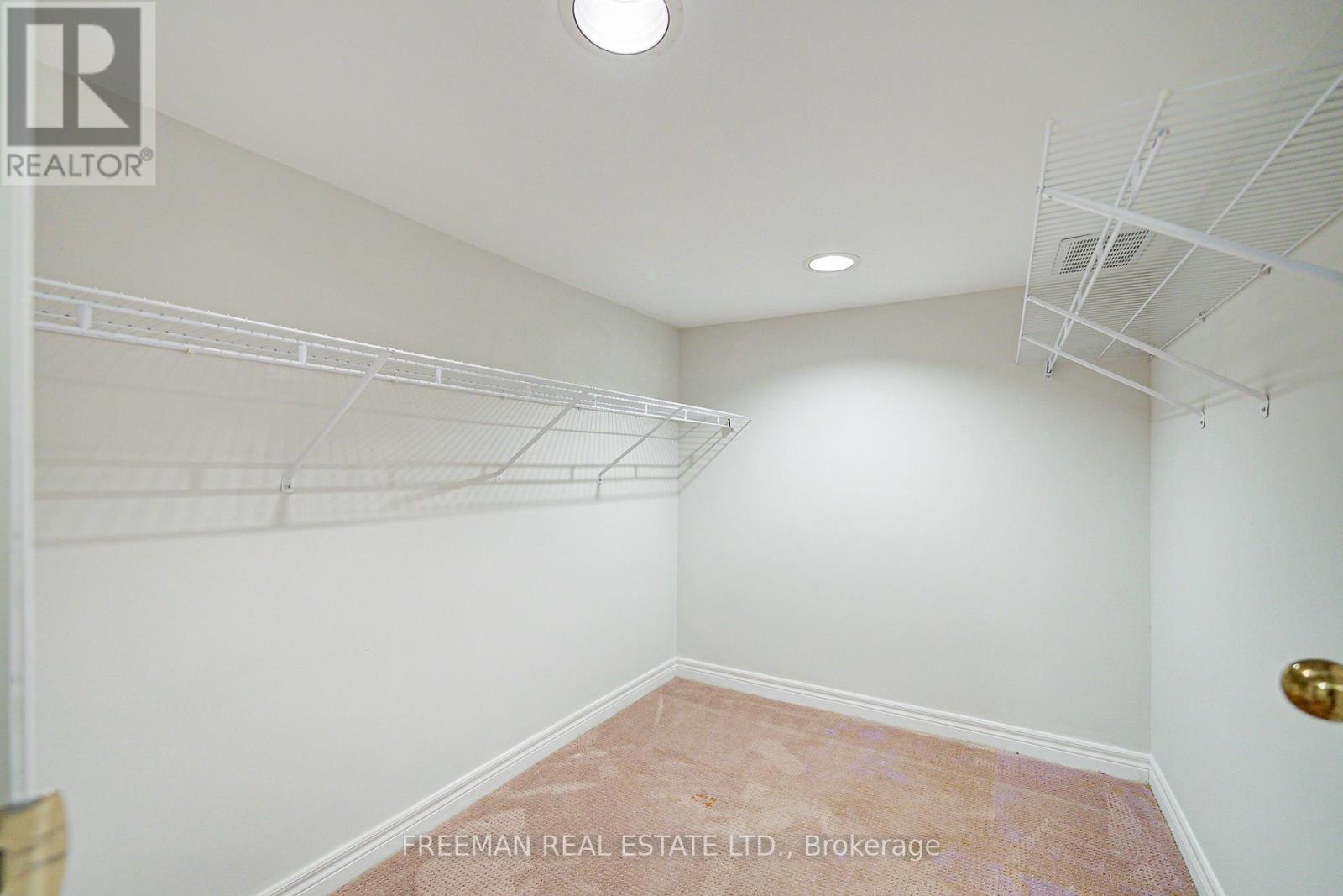 1528 Knareswood Drive, Mississauga, Ontario L5H 2M1 - Photo 30 - W12588322