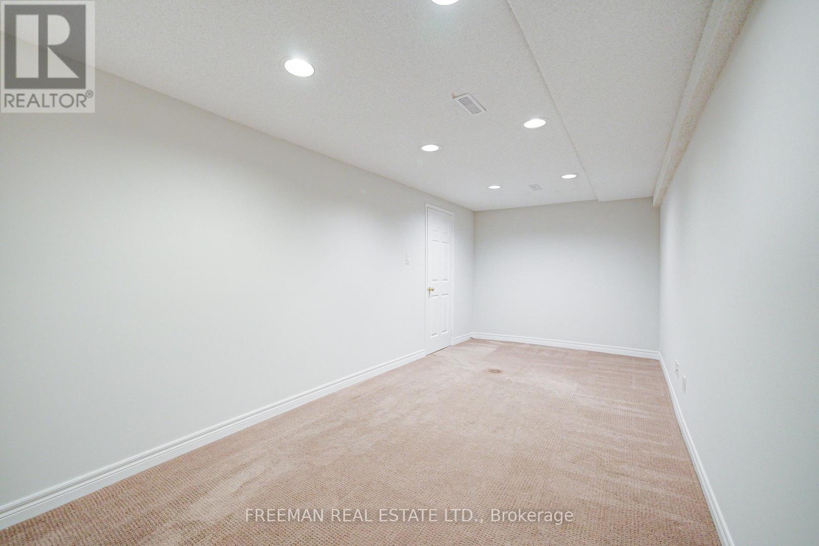 1528 Knareswood Drive, Mississauga, Ontario L5H 2M1 - Photo 33 - W12588322