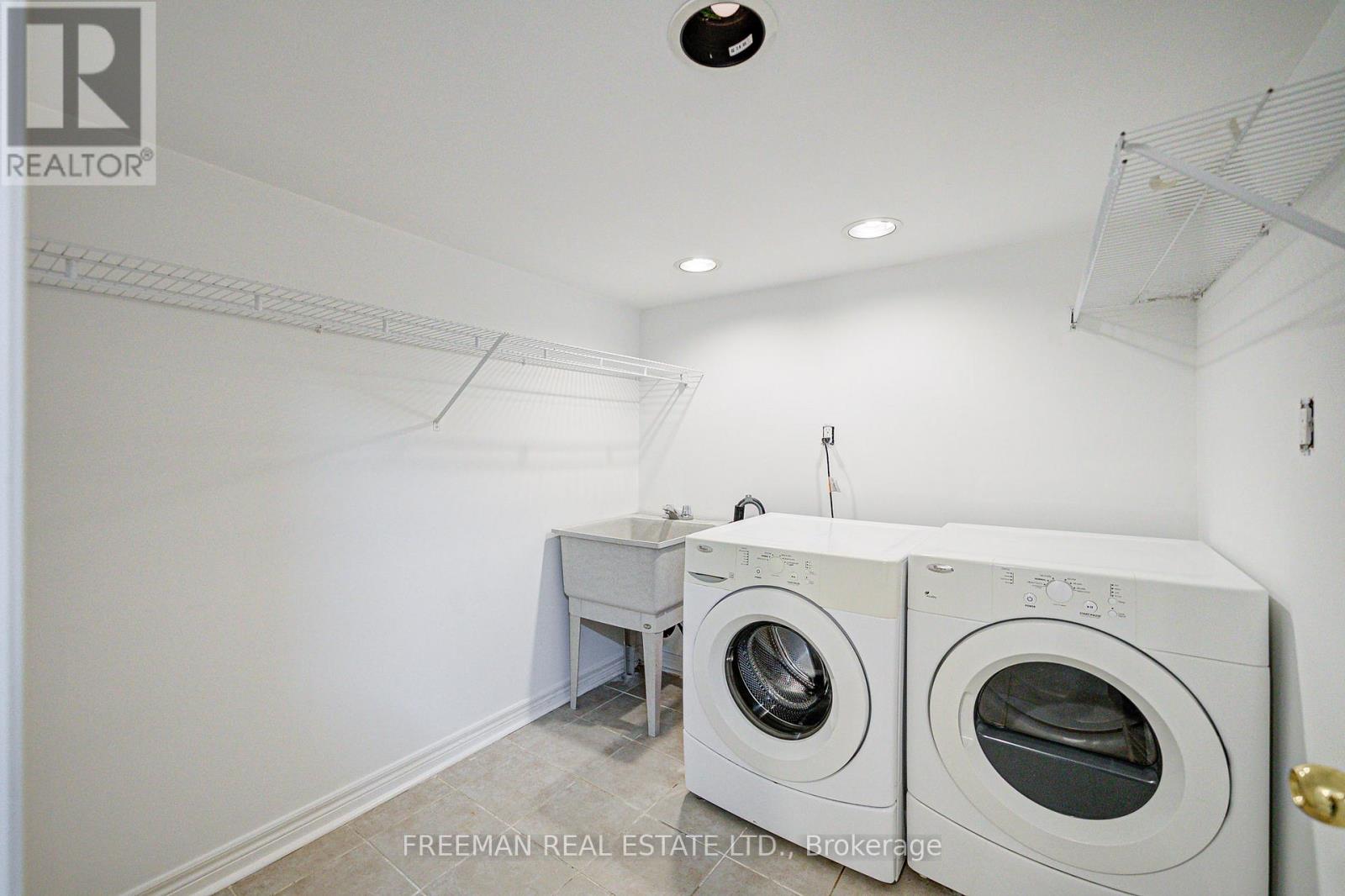 1528 Knareswood Drive, Mississauga, Ontario L5H 2M1 - Photo 35 - W12588322