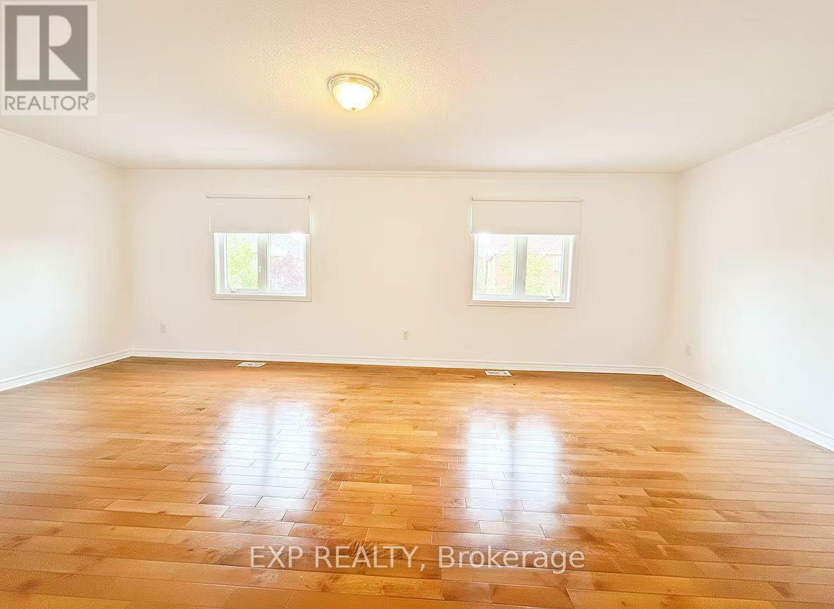 108 Norwood Avenue, Vaughan, Ontario L6A 3V7 - Photo 10 - N12588316