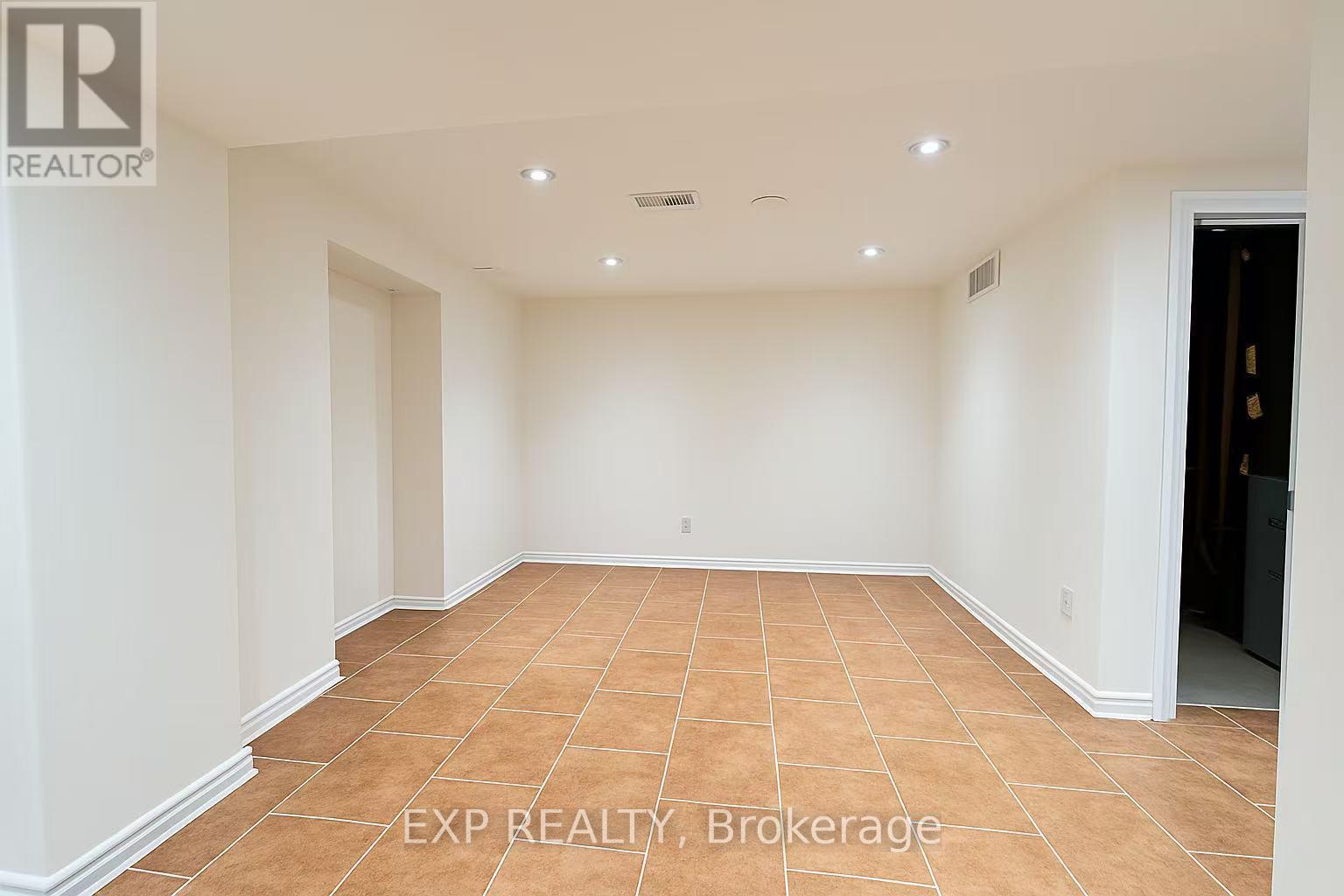 108 Norwood Avenue, Vaughan, Ontario L6A 3V7 - Photo 15 - N12588316