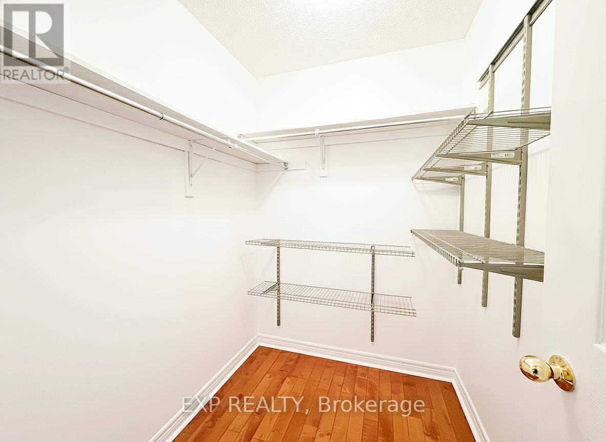 108 Norwood Avenue, Vaughan, Ontario L6A 3V7 - Photo 9 - N12588316