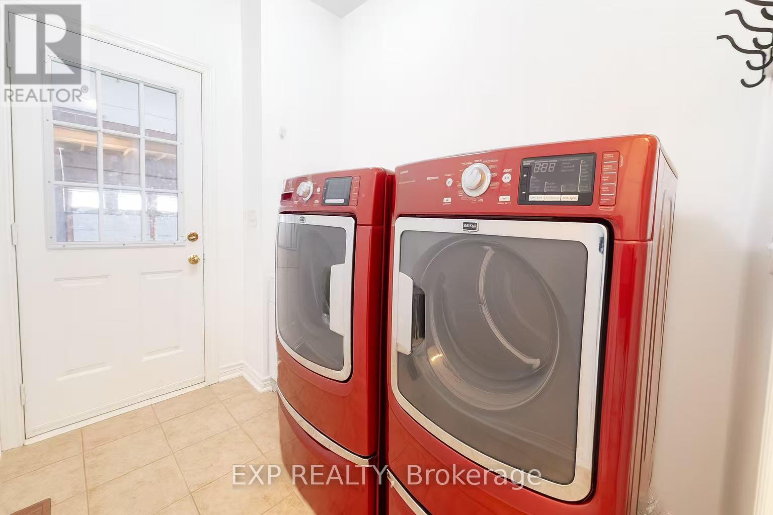 108 Norwood Avenue, Vaughan, Ontario L6A 3V7 - Photo 13 - N12588316