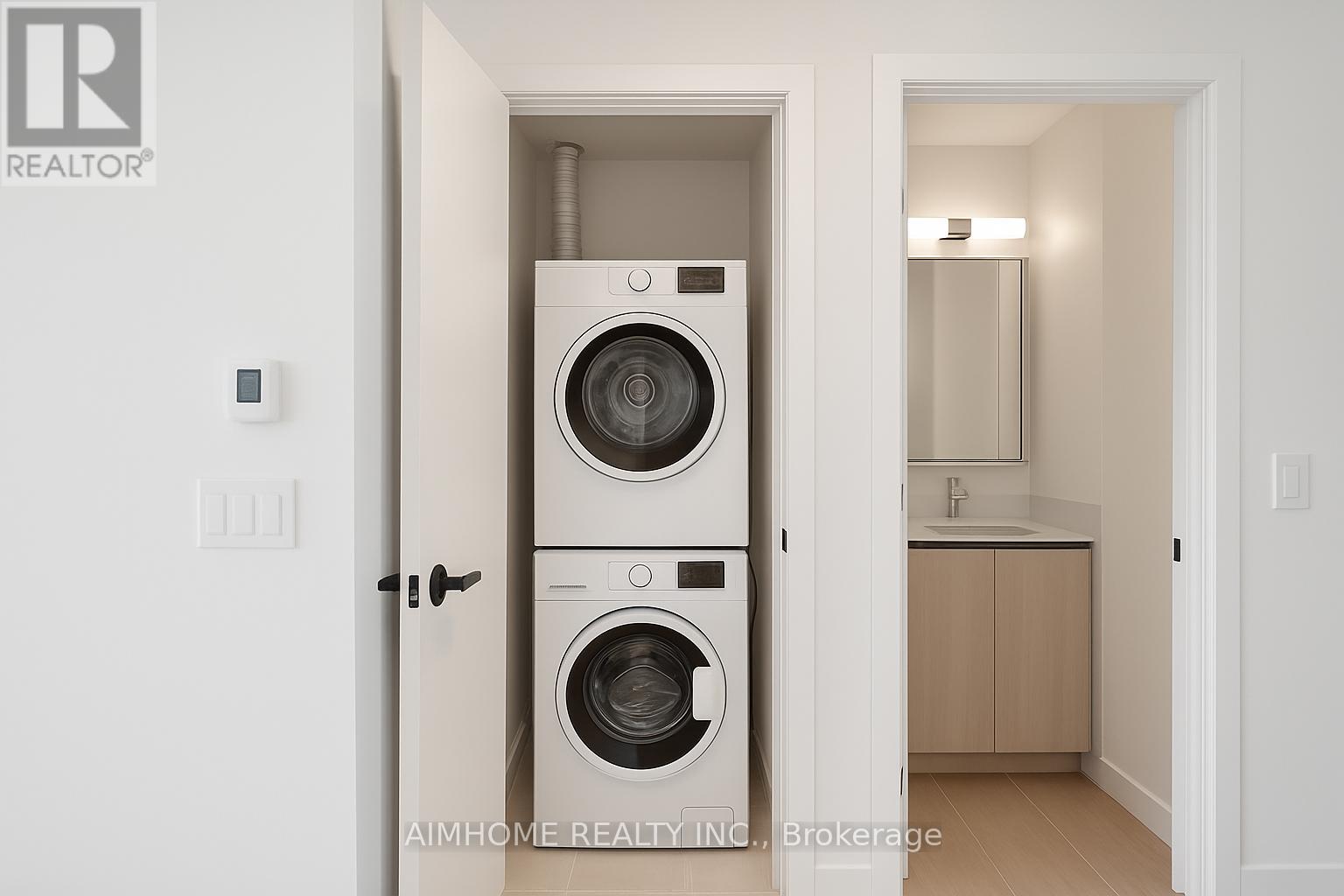 1701 - 35 Parliament Street, Toronto, Ontario  M5A 0Z5 - Photo 2 - C12588340