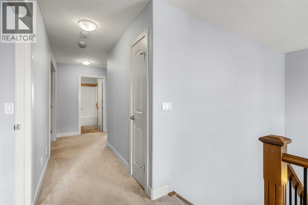 86 Royal Ridge Mount Nw, Calgary, Alberta  T3G 5Z3 - Photo 23 - A2273055