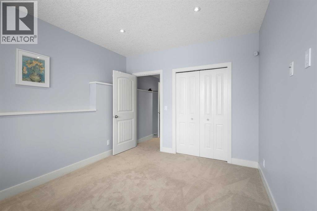 86 Royal Ridge Mount Nw, Calgary, Alberta  T3G 5Z3 - Photo 36 - A2273055