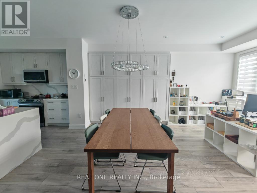 19 Woodstream Drive, Toronto, Ontario  M9W 0G1 - Photo 9 - W12385119