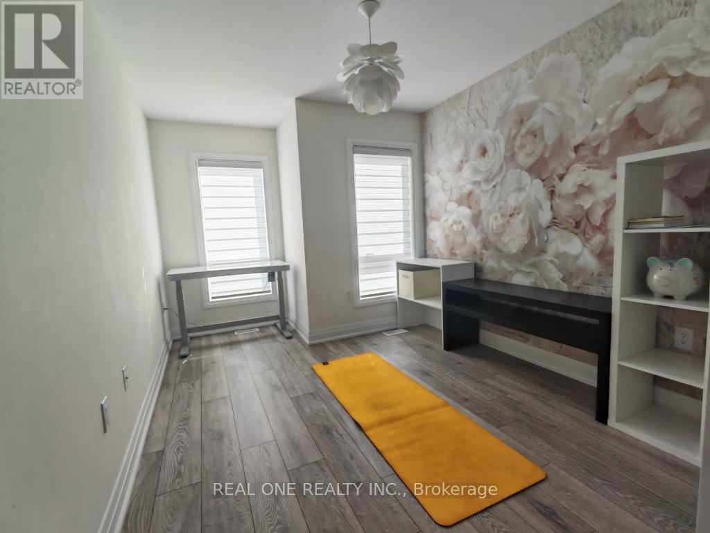 19 Woodstream Drive, Toronto, Ontario  M9W 0G1 - Photo 17 - W12385119