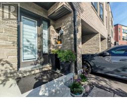 19 WOODSTREAM DRIVE, Toronto, Ontario