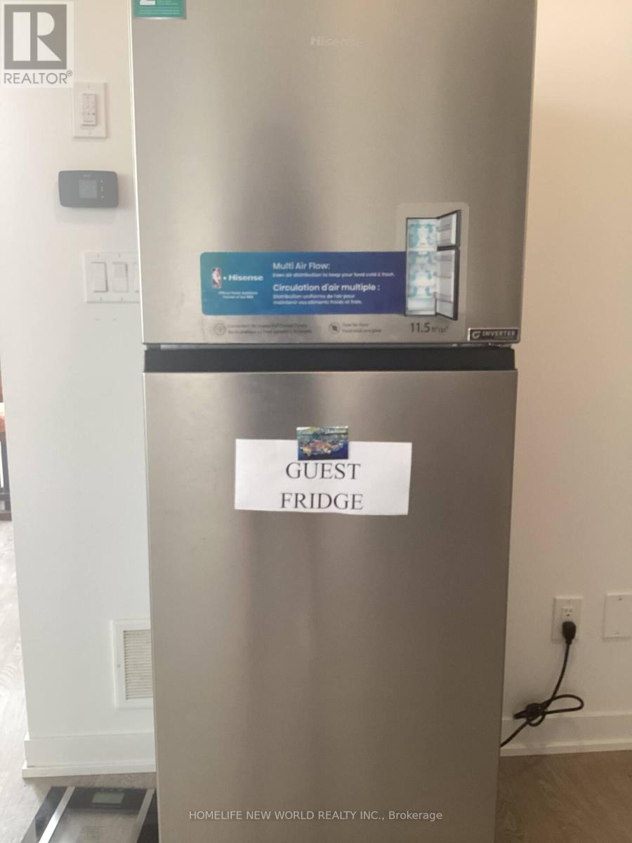 Room 1 - 72 Hooyo Terrace, Toronto, Ontario  M6A 0E2 - Photo 12 - C12470574