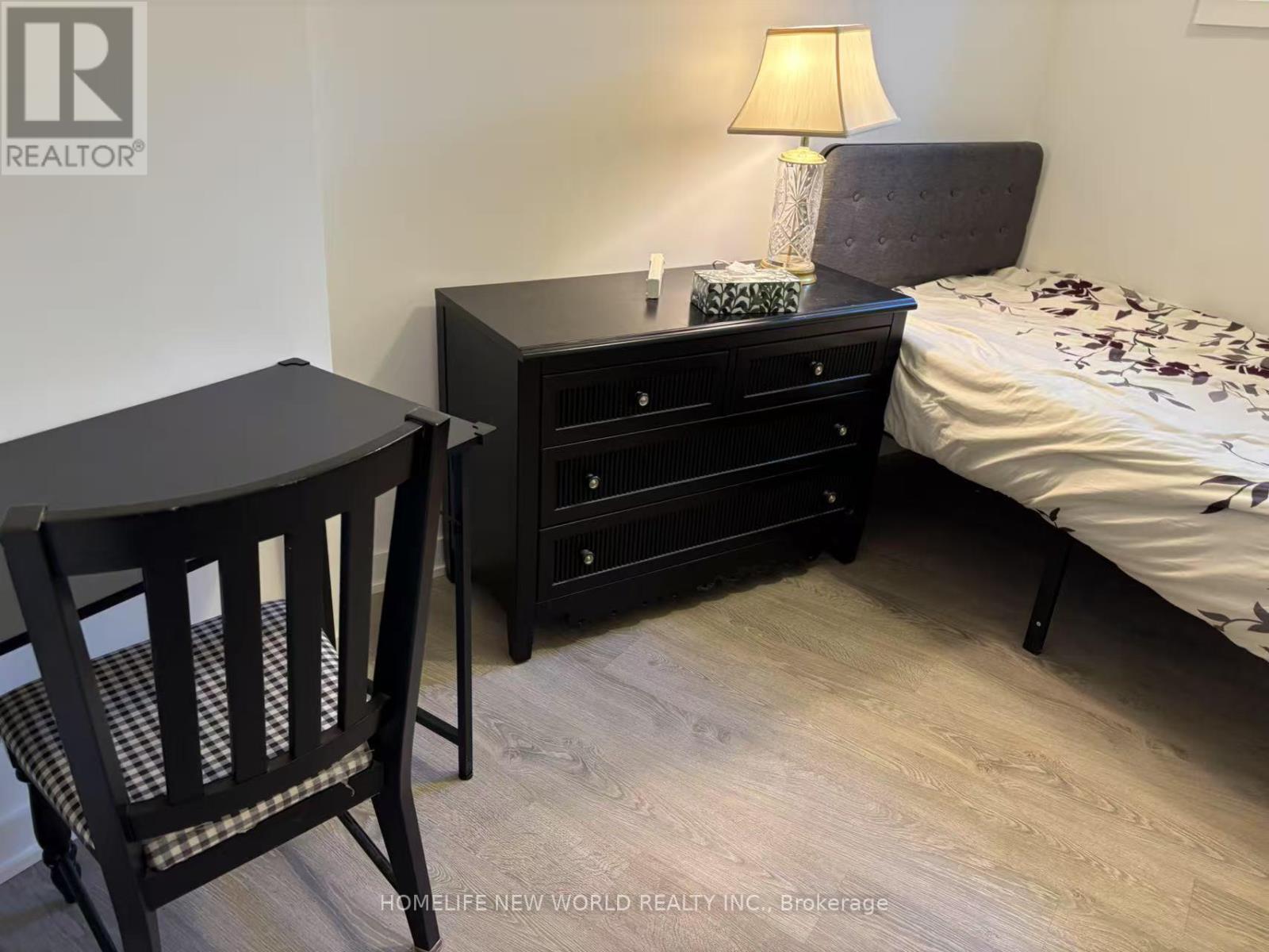 Room 2 - 72 Hooyo Terrace, Toronto, Ontario  M6A 0E2 - Photo 22 - C12470576