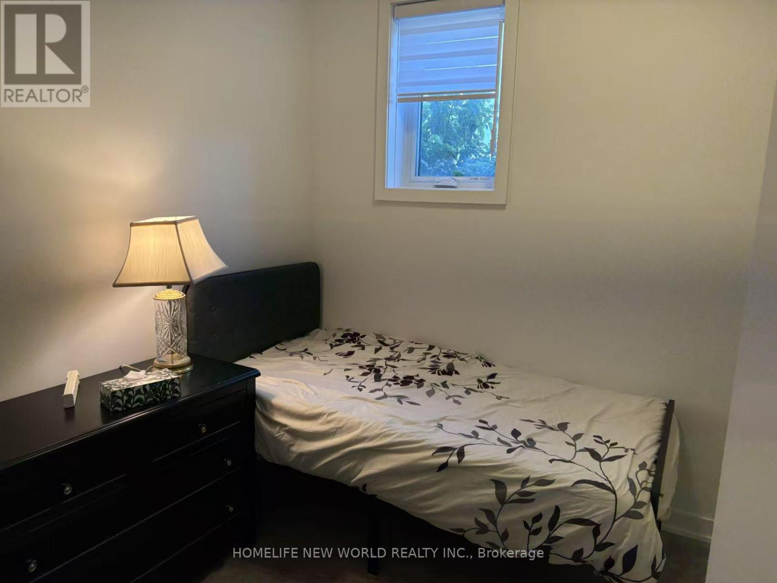 Room 2 - 72 Hooyo Terrace, Toronto, Ontario  M6A 0E2 - Photo 23 - C12470576