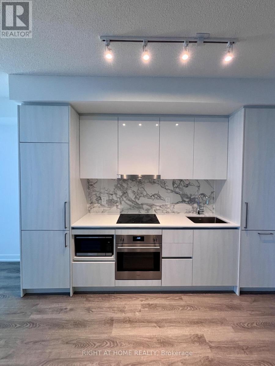 4205 - 195 Commerce Street, Vaughan, Ontario  L4K 0P9 - Photo 5 - N12588352