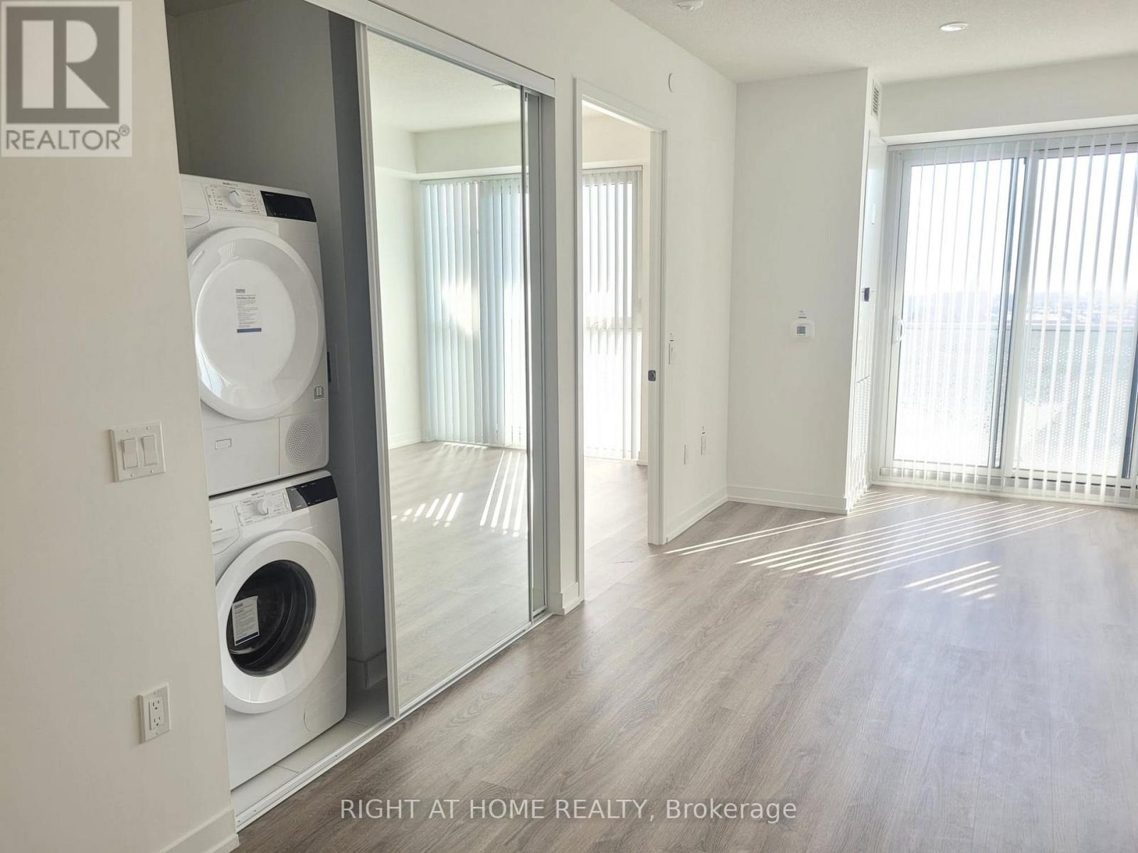 4205 - 195 Commerce Street, Vaughan, Ontario  L4K 0P9 - Photo 9 - N12588352