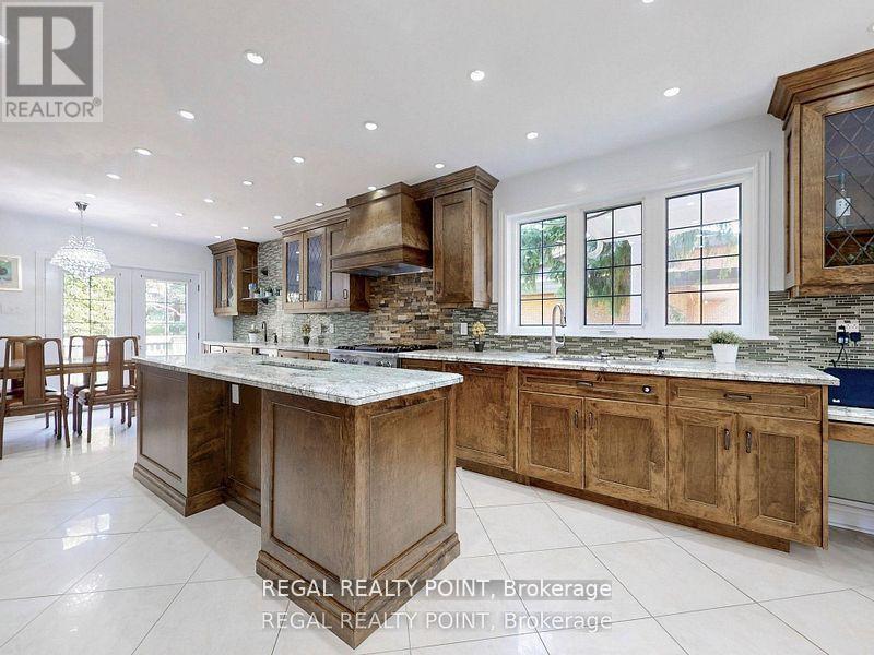 12 Fairway Heights Crescent, Markham, Ontario  L3T 1K2 - Photo 10 - N12588354