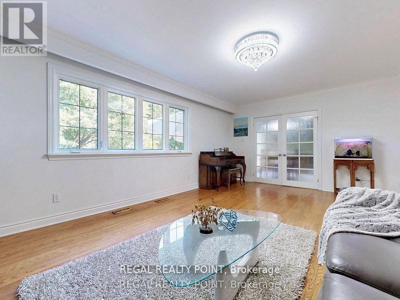 12 Fairway Heights Crescent, Markham, Ontario  L3T 1K2 - Photo 13 - N12588354