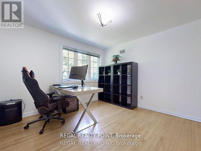 12 Fairway Heights Crescent, Markham, Ontario  L3T 1K2 - Photo 23 - N12588354