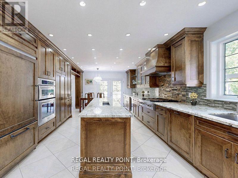 12 Fairway Heights Crescent, Markham, Ontario  L3T 1K2 - Photo 7 - N12588354