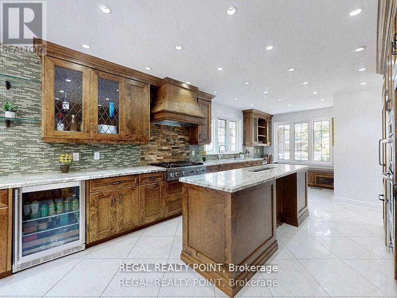 12 Fairway Heights Crescent, Markham, Ontario  L3T 1K2 - Photo 8 - N12588354