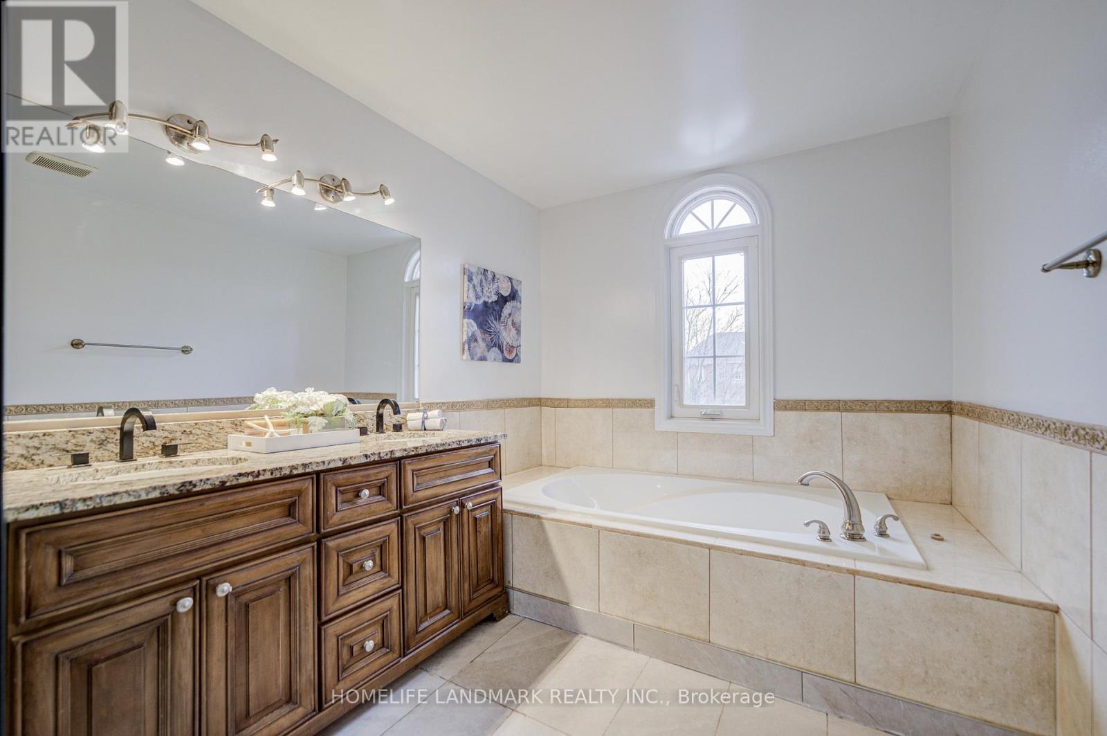 223 Deerglen Terrace, Aurora, Ontario  L4G 6Y5 - Photo 24 - N12588370