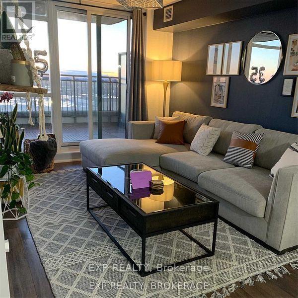 702 - 830 LAWRENCE AVENUE E, Toronto, Ontario