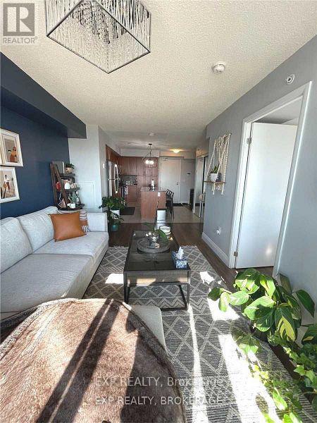 702 - 830 Lawrence Avenue E, Toronto, Ontario  M6A 3C6 - Photo 2 - W12588348