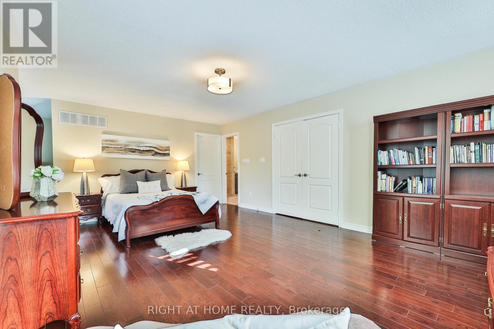 2435 Valley Forest Way, Oakville, Ontario  L6H 6W9 - Photo 24 - W12588366