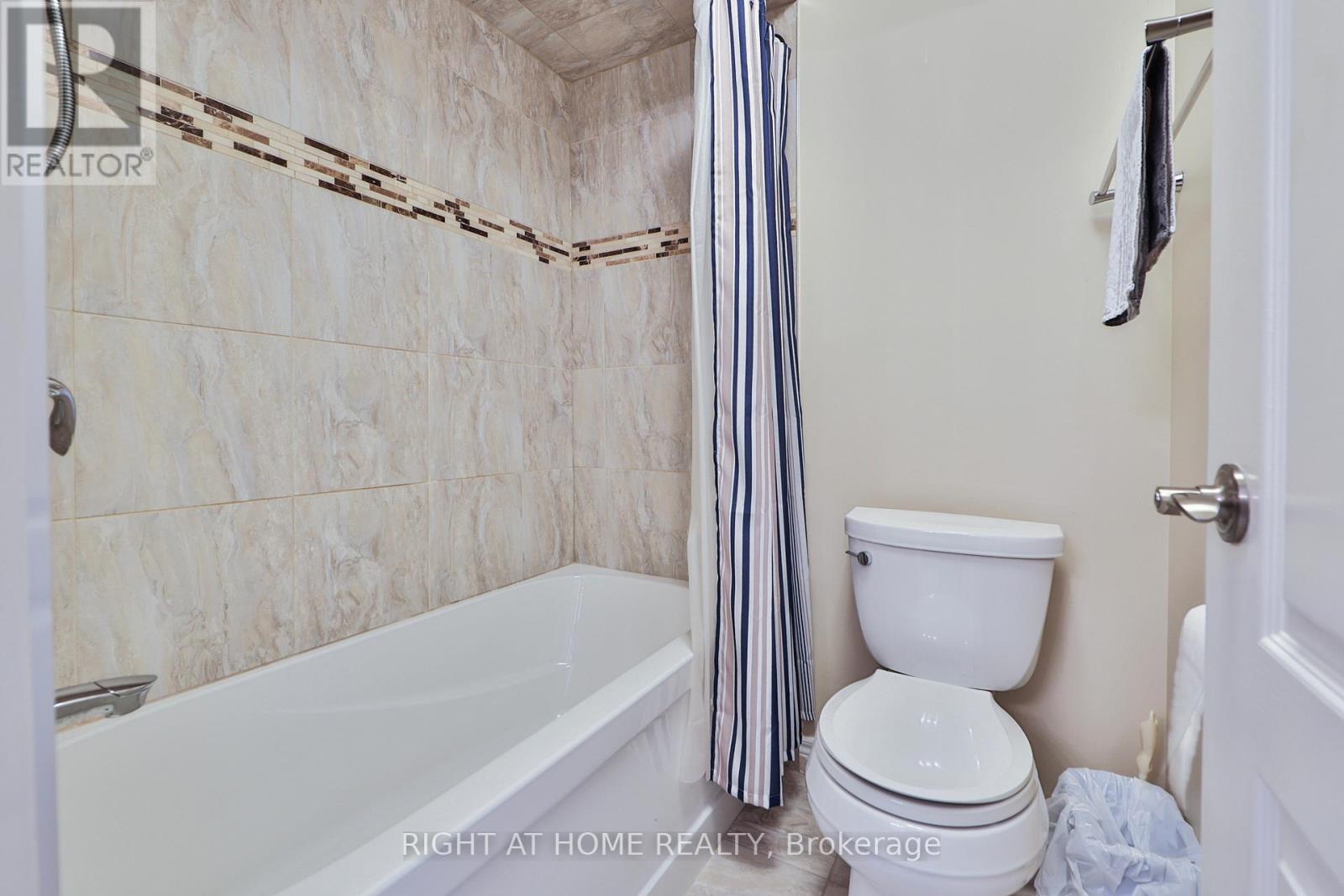 2435 Valley Forest Way, Oakville, Ontario  L6H 6W9 - Photo 35 - W12588366