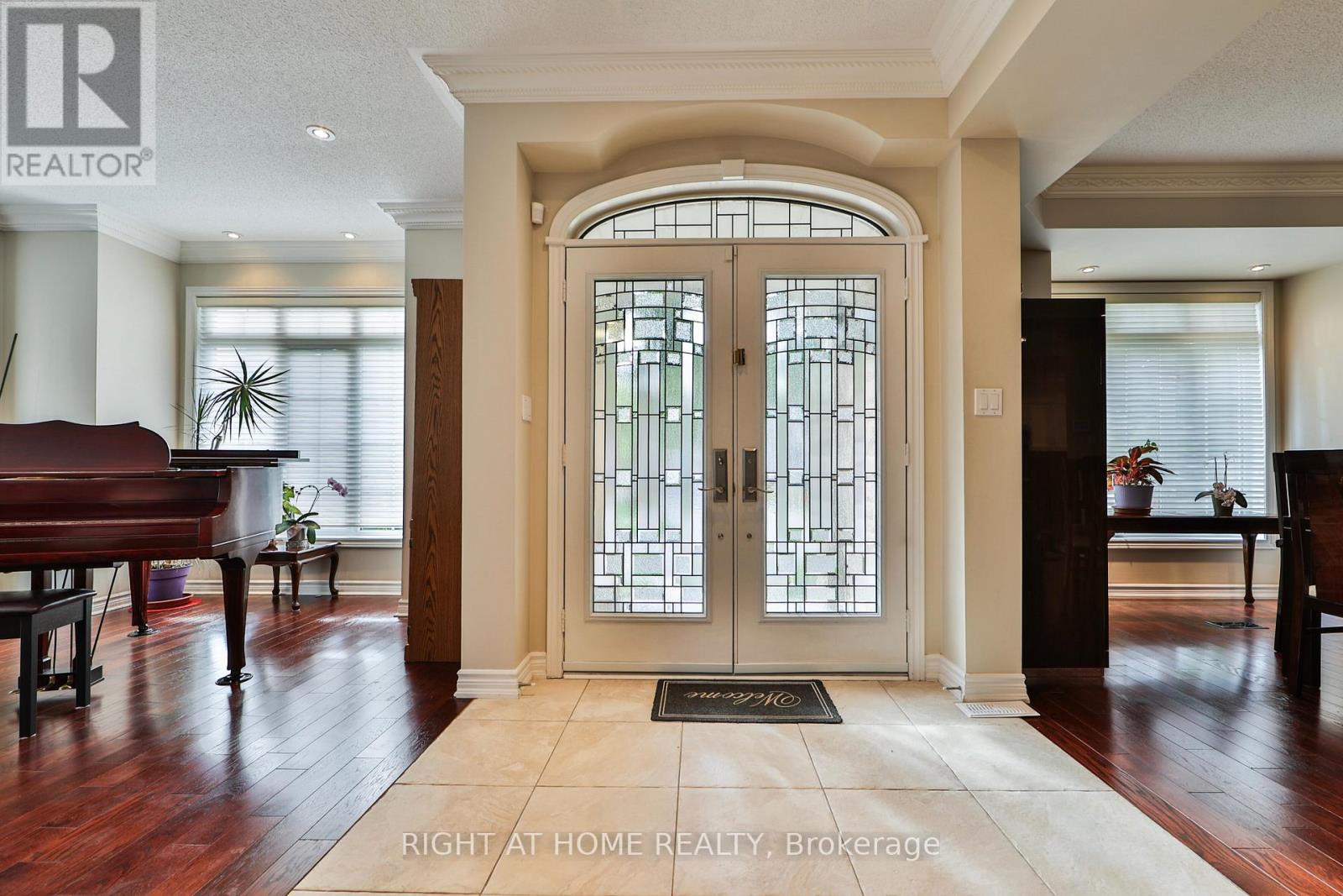 2435 Valley Forest Way, Oakville, Ontario  L6H 6W9 - Photo 4 - W12588366