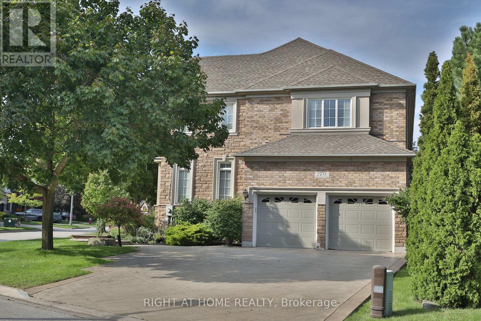 2435 Valley Forest Way, Oakville, Ontario  L6H 6W9 - Photo 48 - W12588366