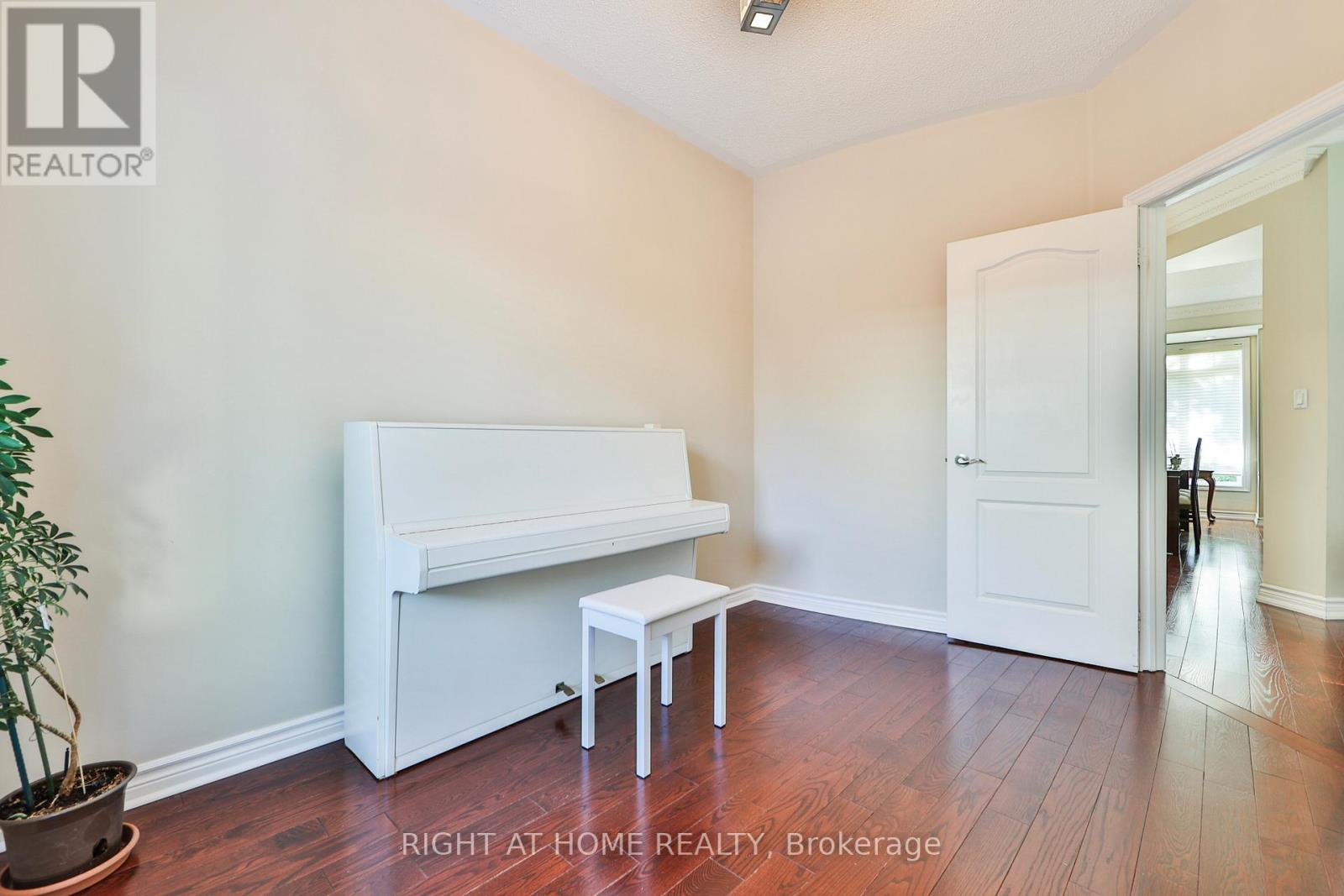 2435 Valley Forest Way, Oakville, Ontario  L6H 6W9 - Photo 49 - W12588366