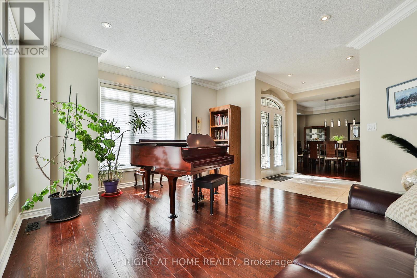 2435 Valley Forest Way, Oakville, Ontario  L6H 6W9 - Photo 5 - W12588366