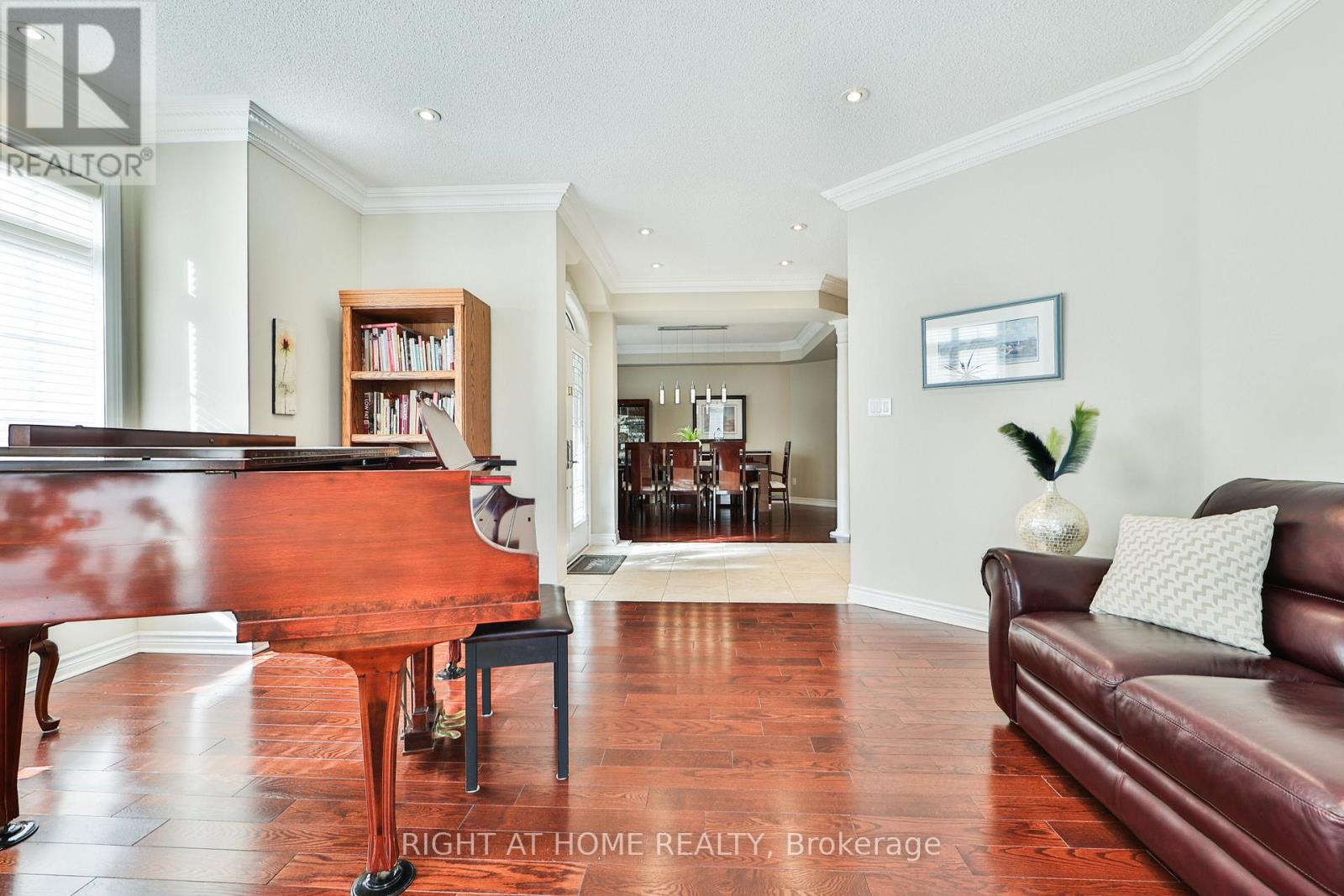 2435 Valley Forest Way, Oakville, Ontario  L6H 6W9 - Photo 6 - W12588366