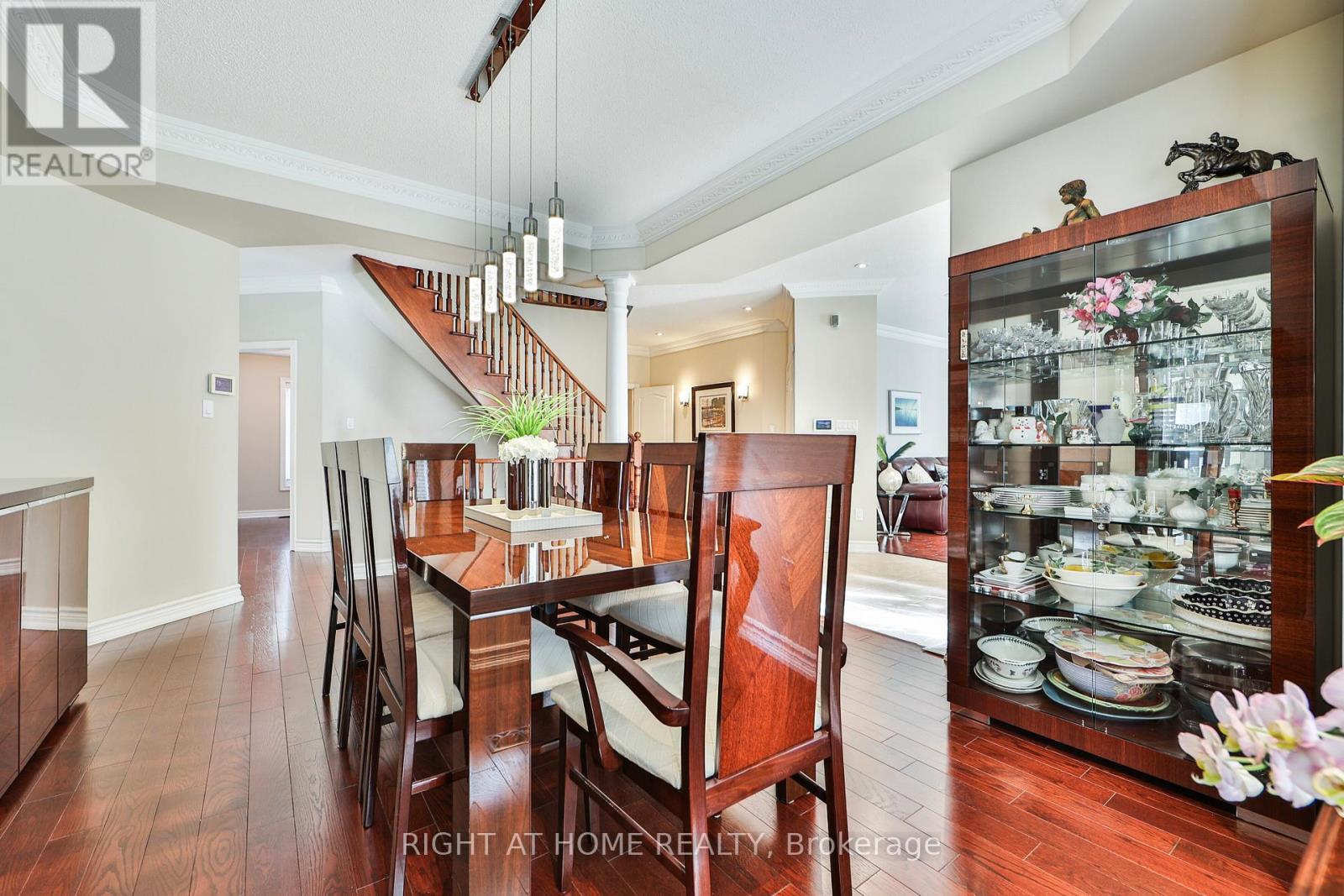 2435 Valley Forest Way, Oakville, Ontario  L6H 6W9 - Photo 8 - W12588366