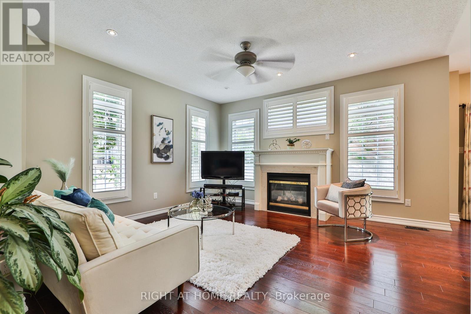 2435 Valley Forest Way, Oakville, Ontario  L6H 6W9 - Photo 9 - W12588366