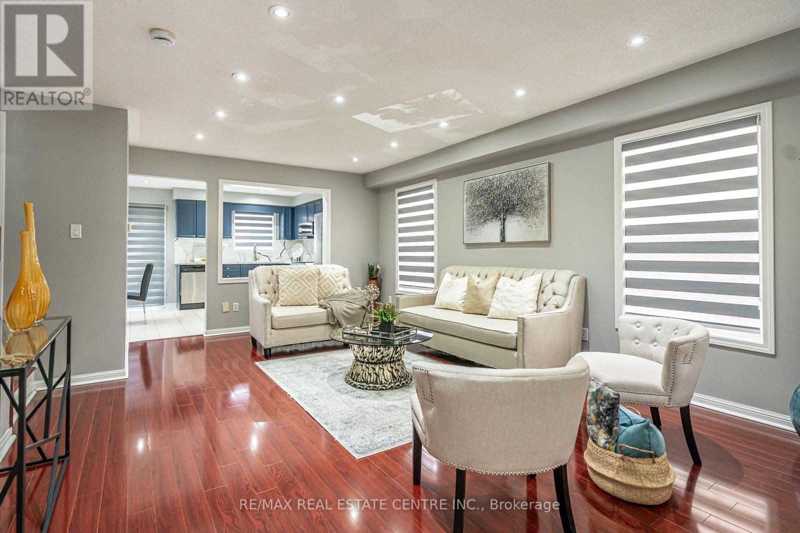 42 Brunswick Street, Brampton, Ontario  L6X 4Z9 - Photo 5 - W12588372