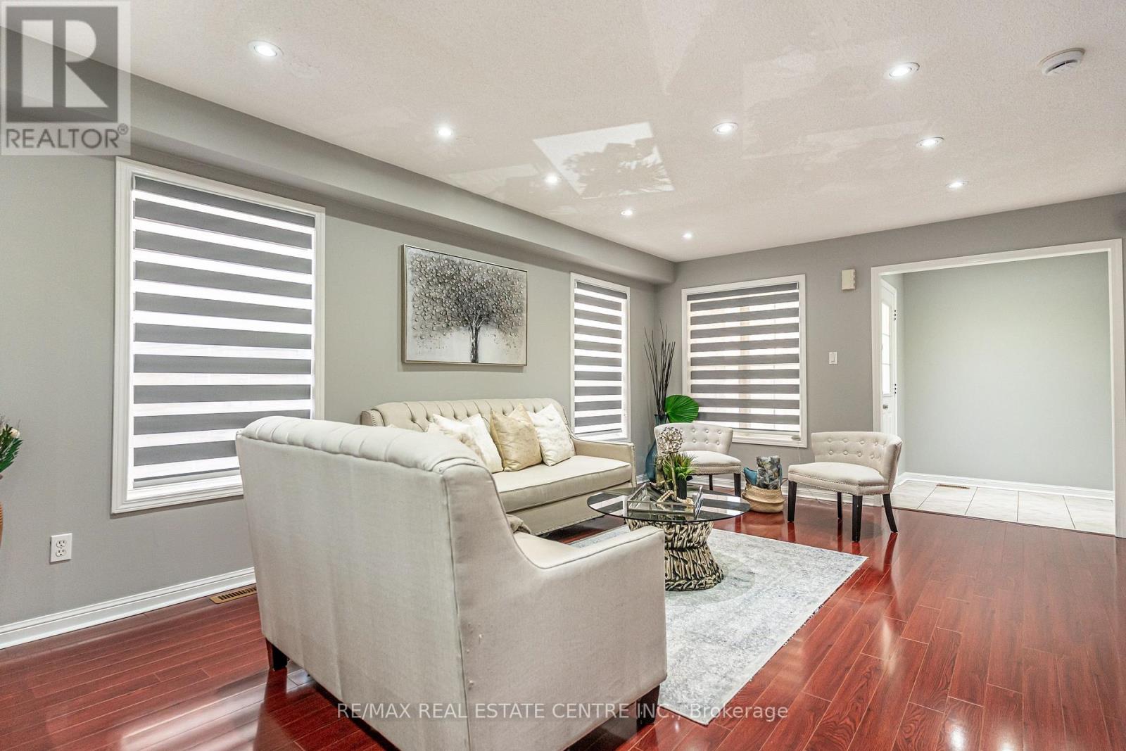 42 Brunswick Street, Brampton, Ontario  L6X 4Z9 - Photo 8 - W12588372