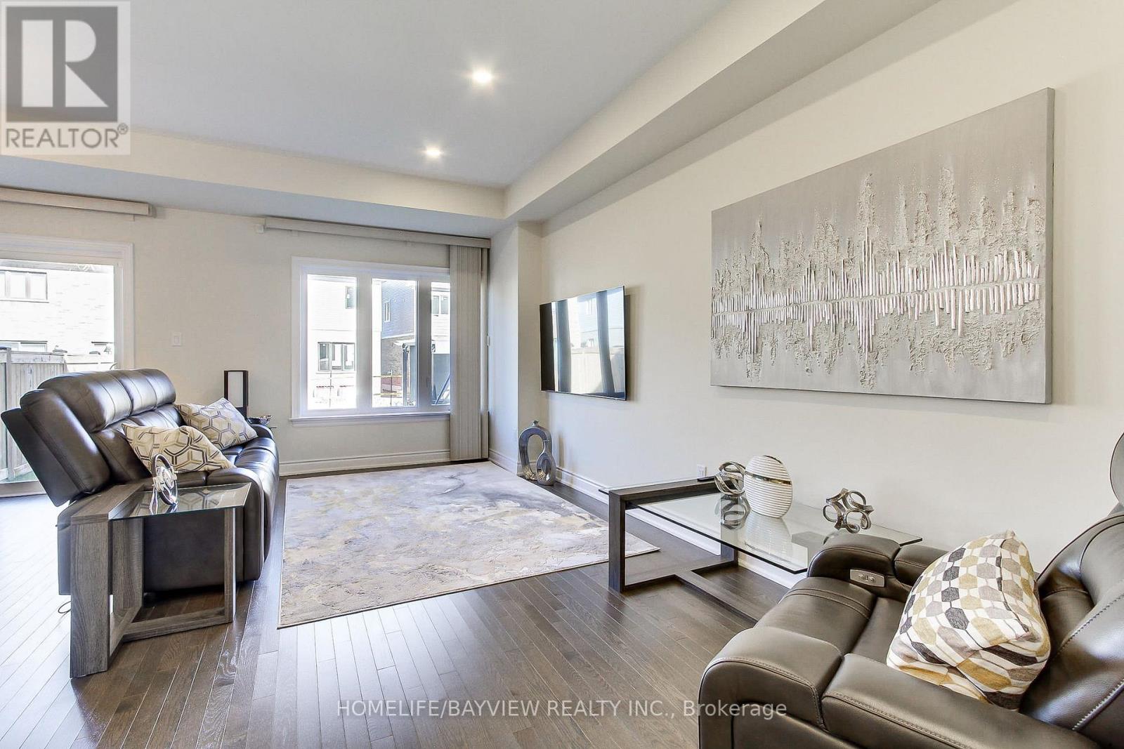 70 Lorne Thomas Place, New Tecumseth, Ontario  L9R 0V8 - Photo 17 - N12471089